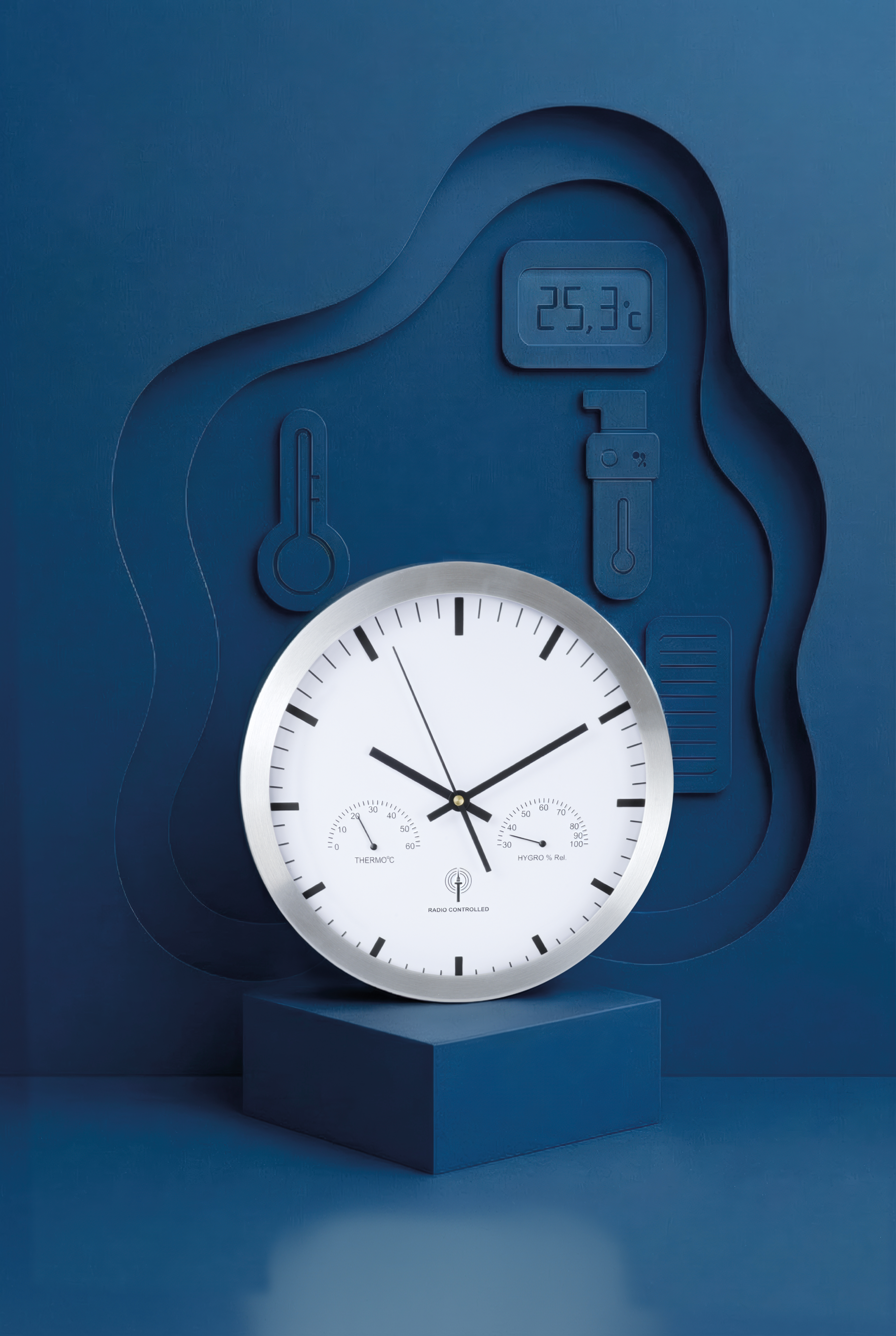 Große Funkwanduhr 30 cm aus Alu mit automatischer Zeiteinstellung, Thermometer und Hygrometer